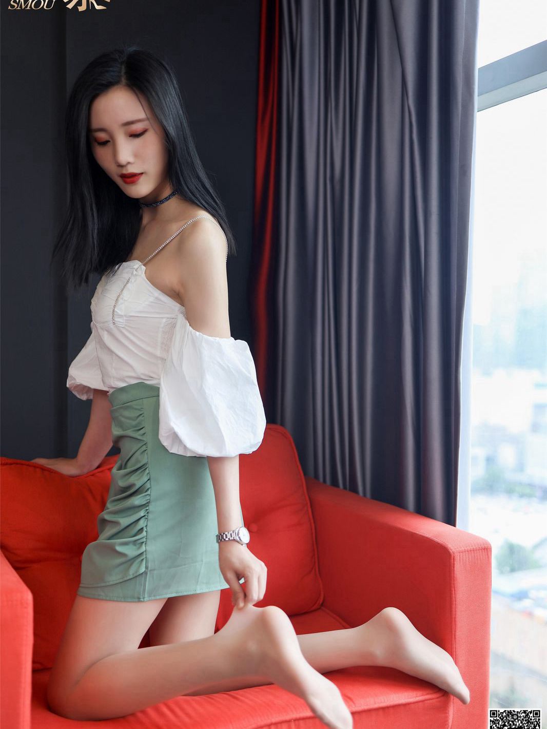 极品美少妇脱肉丝袜彰显美腿高清玉足高跟写真