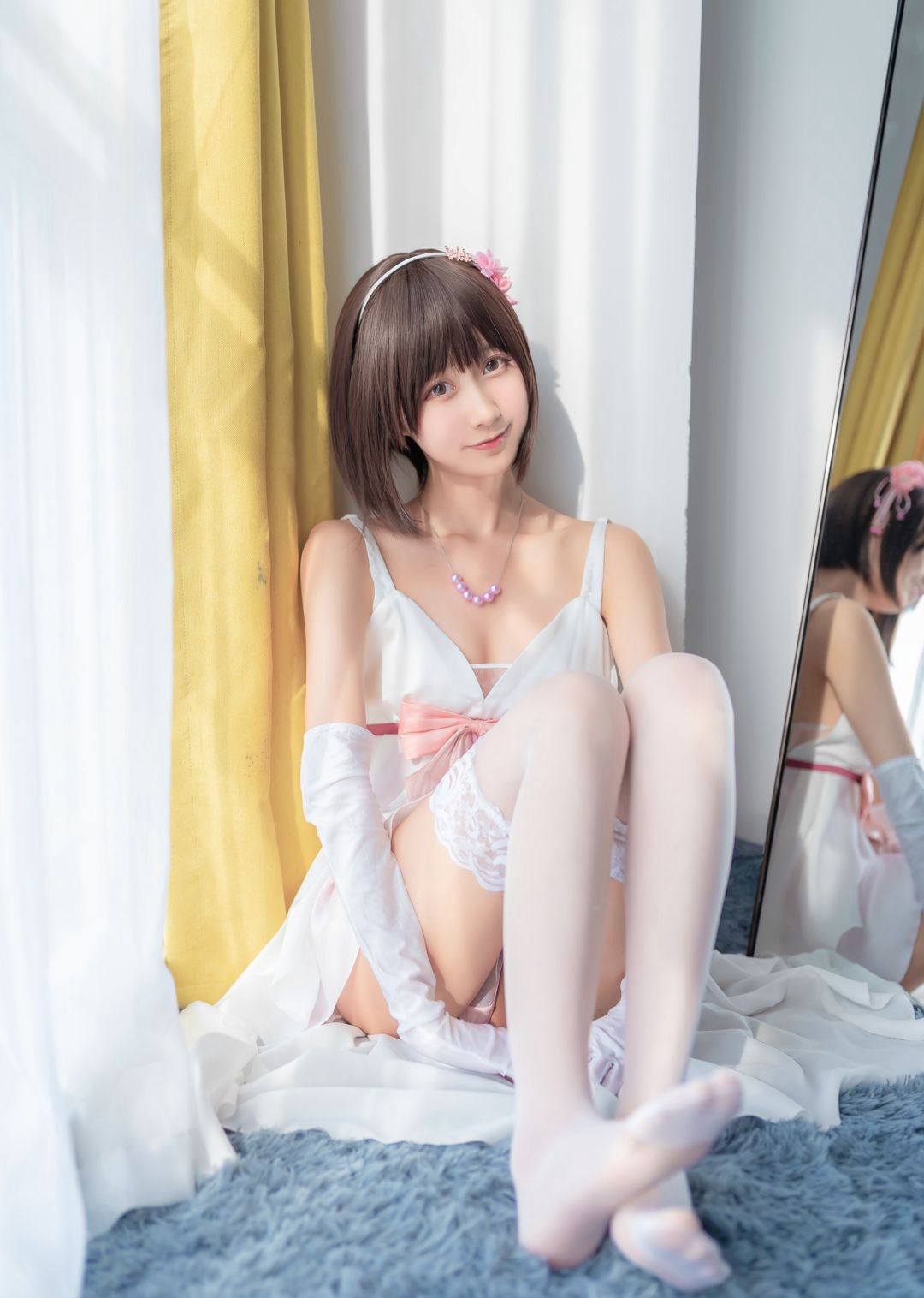 性感白丝美腿短发美女Cosplay大尺度高清纯美写真