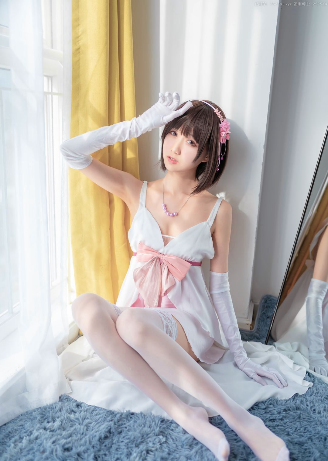 性感白丝美腿短发美女Cosplay大尺度高清纯美写真