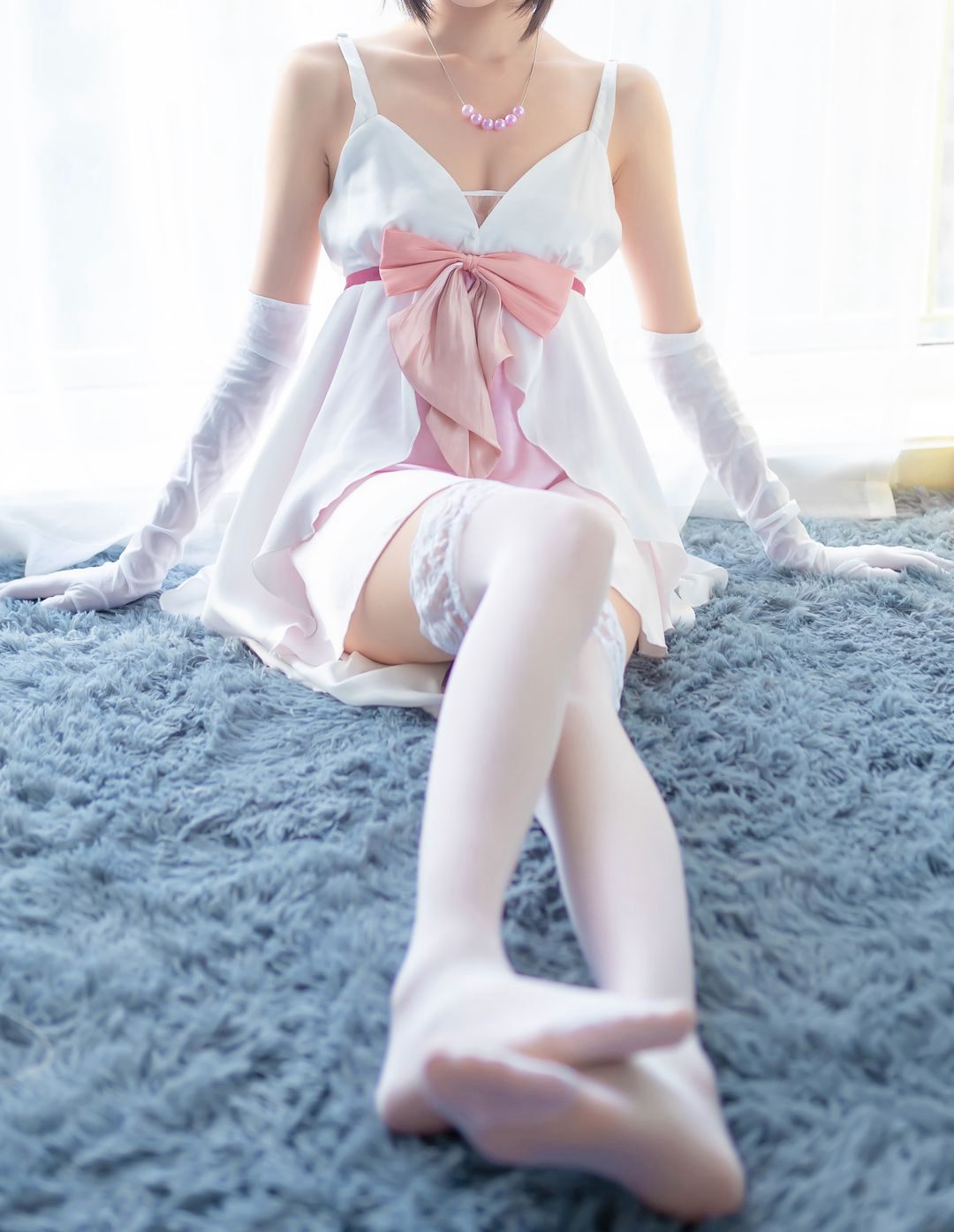 性感白丝美腿短发美女Cosplay大尺度高清纯美写真