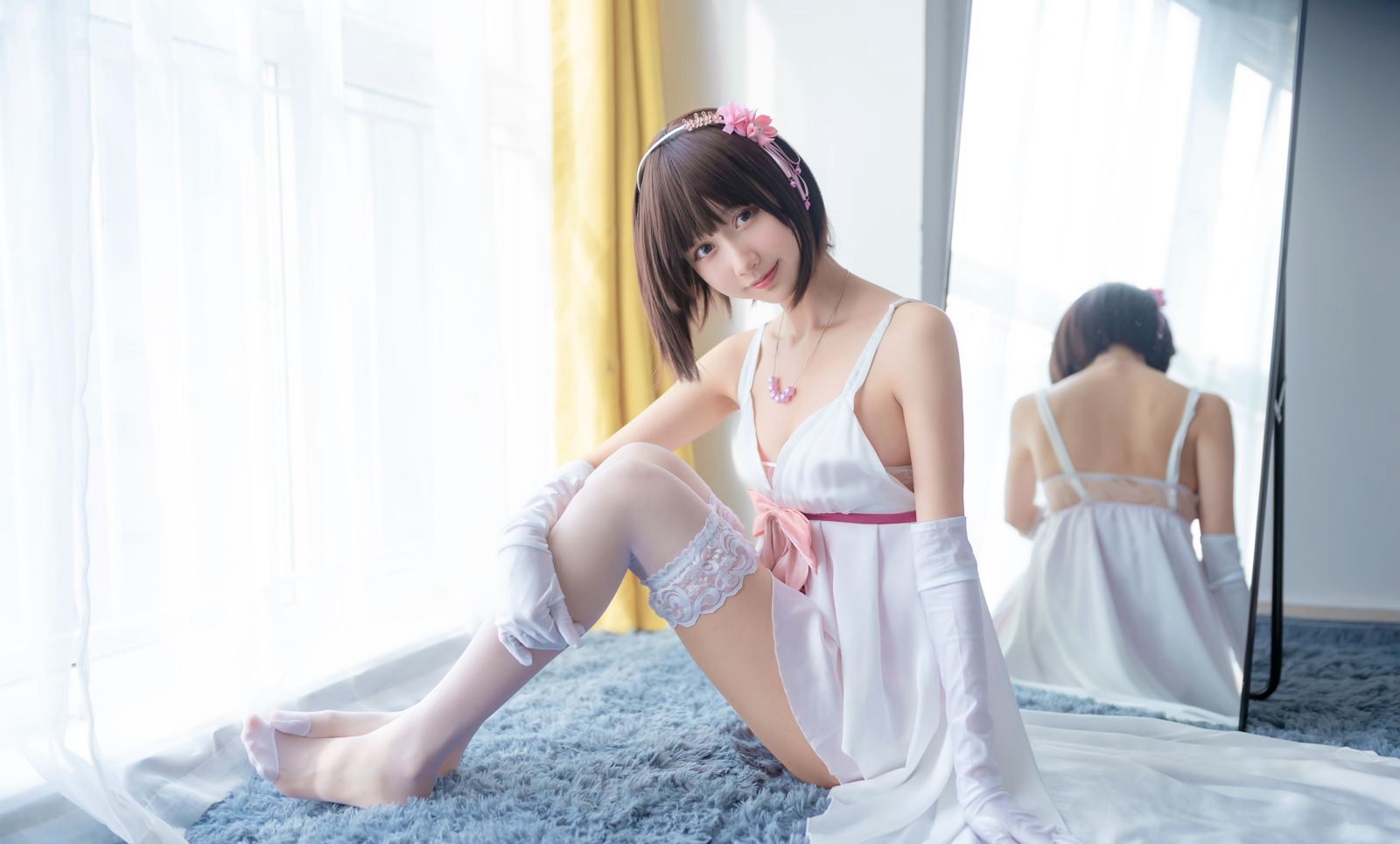 性感白丝美腿短发美女Cosplay大尺度高清纯美写真