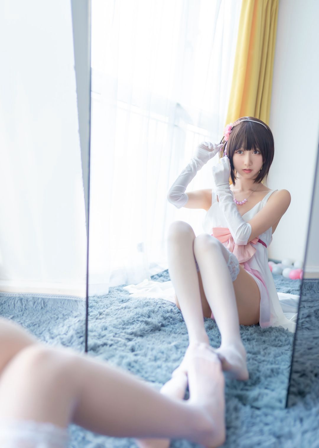 性感白丝美腿短发美女Cosplay大尺度高清纯美写真