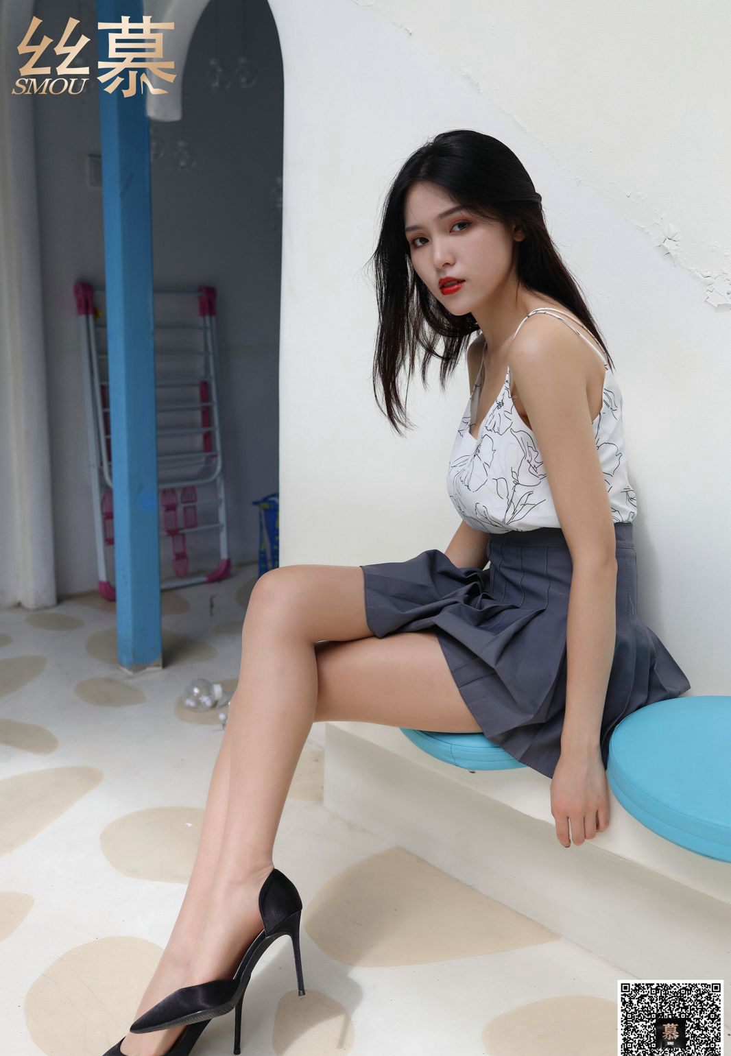 风骚大美腿肉丝袜高清玉足极品制服美女人体写真