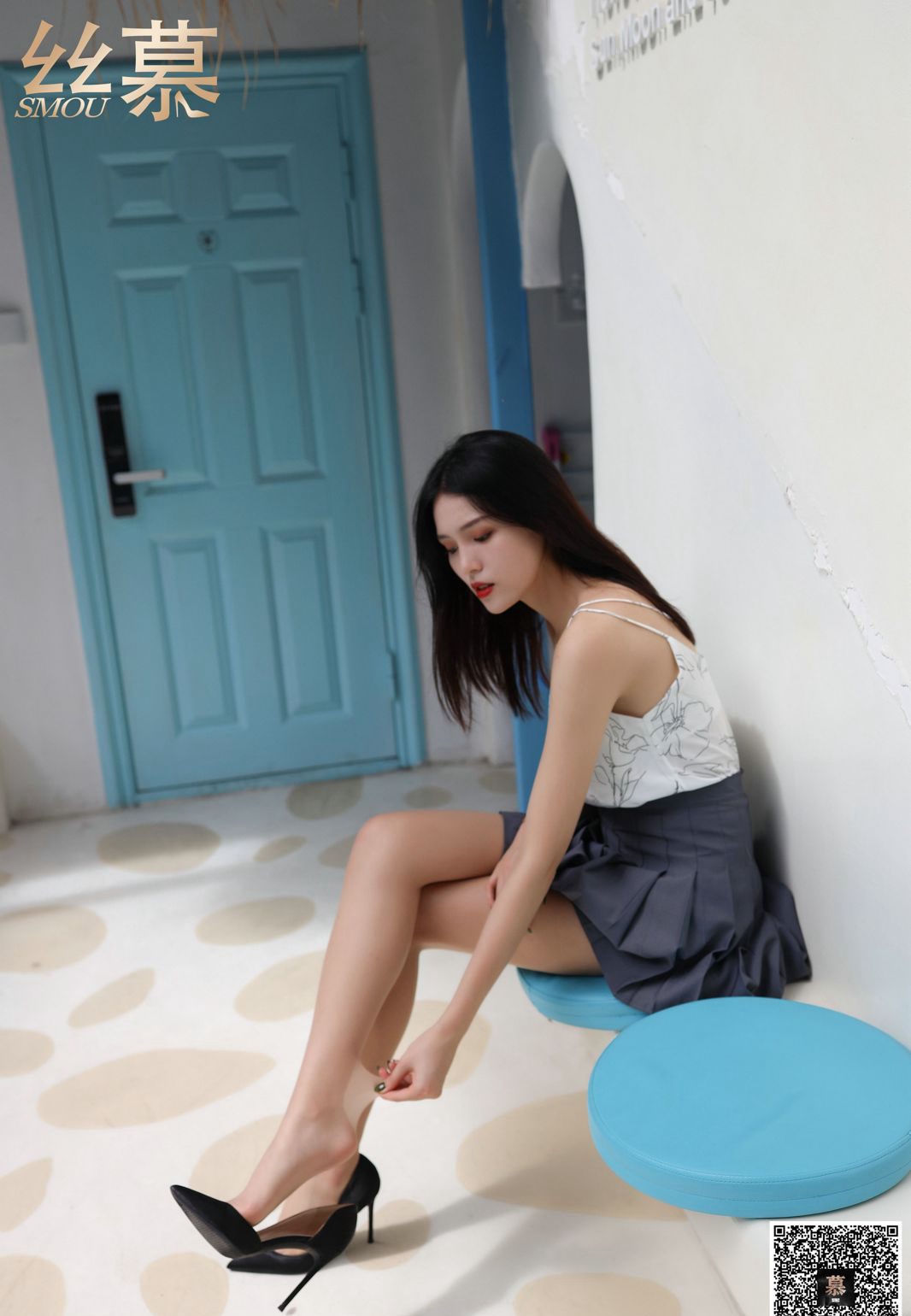 风骚大美腿肉丝袜高清玉足极品制服美女人体写真