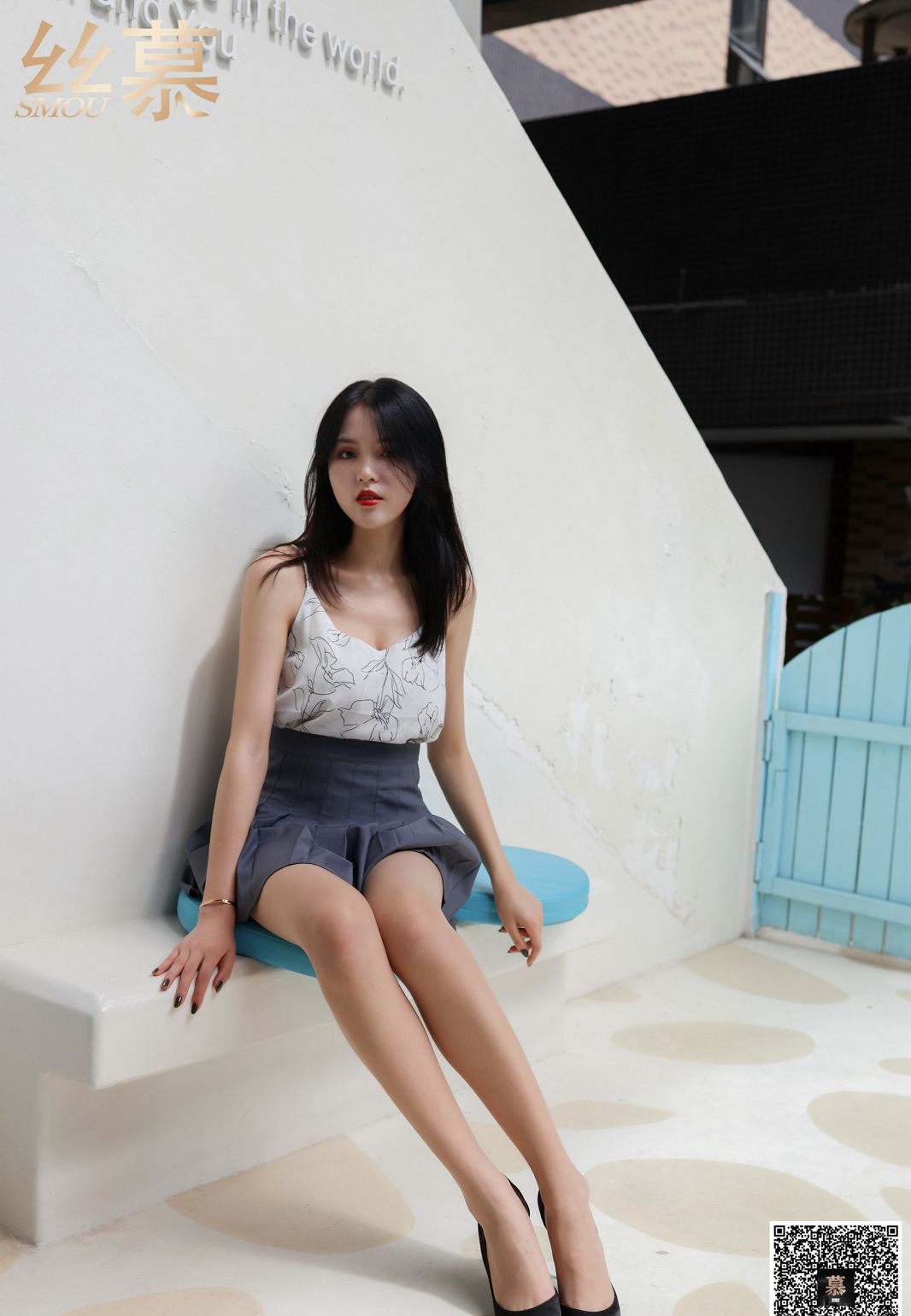 风骚大美腿肉丝袜高清玉足极品制服美女人体写真