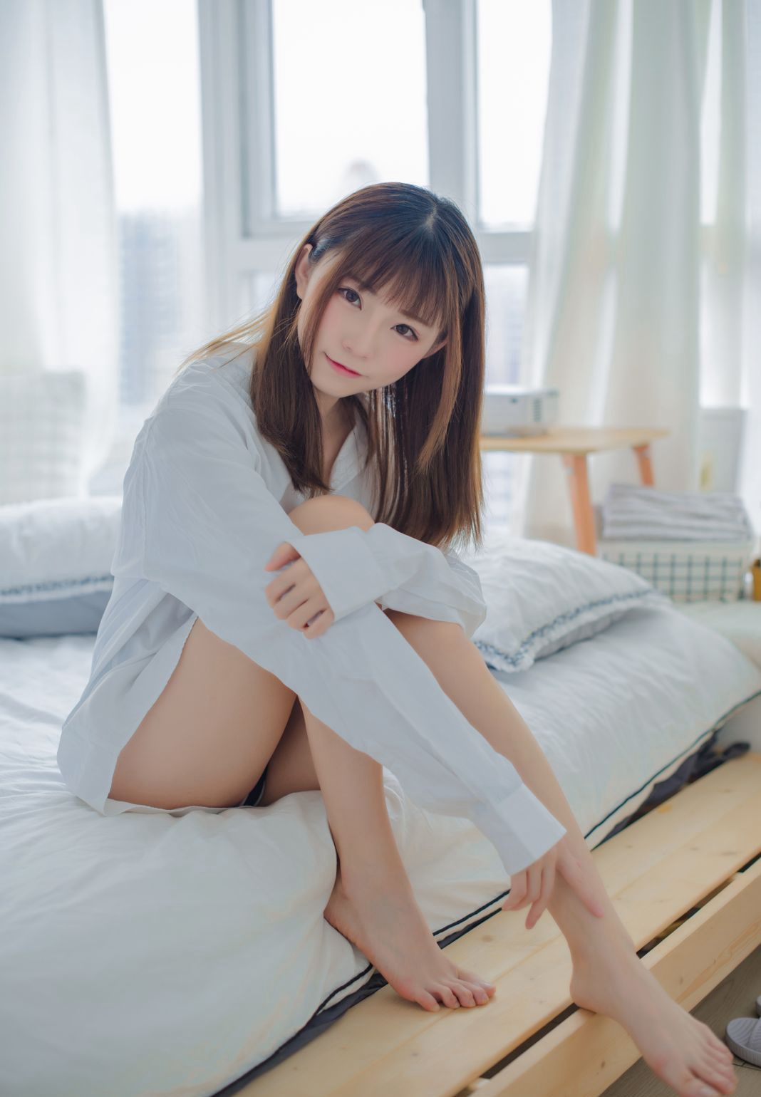 白嫩女神coser绮太郎性感嫩白美腿白皙玉足大尺度写真