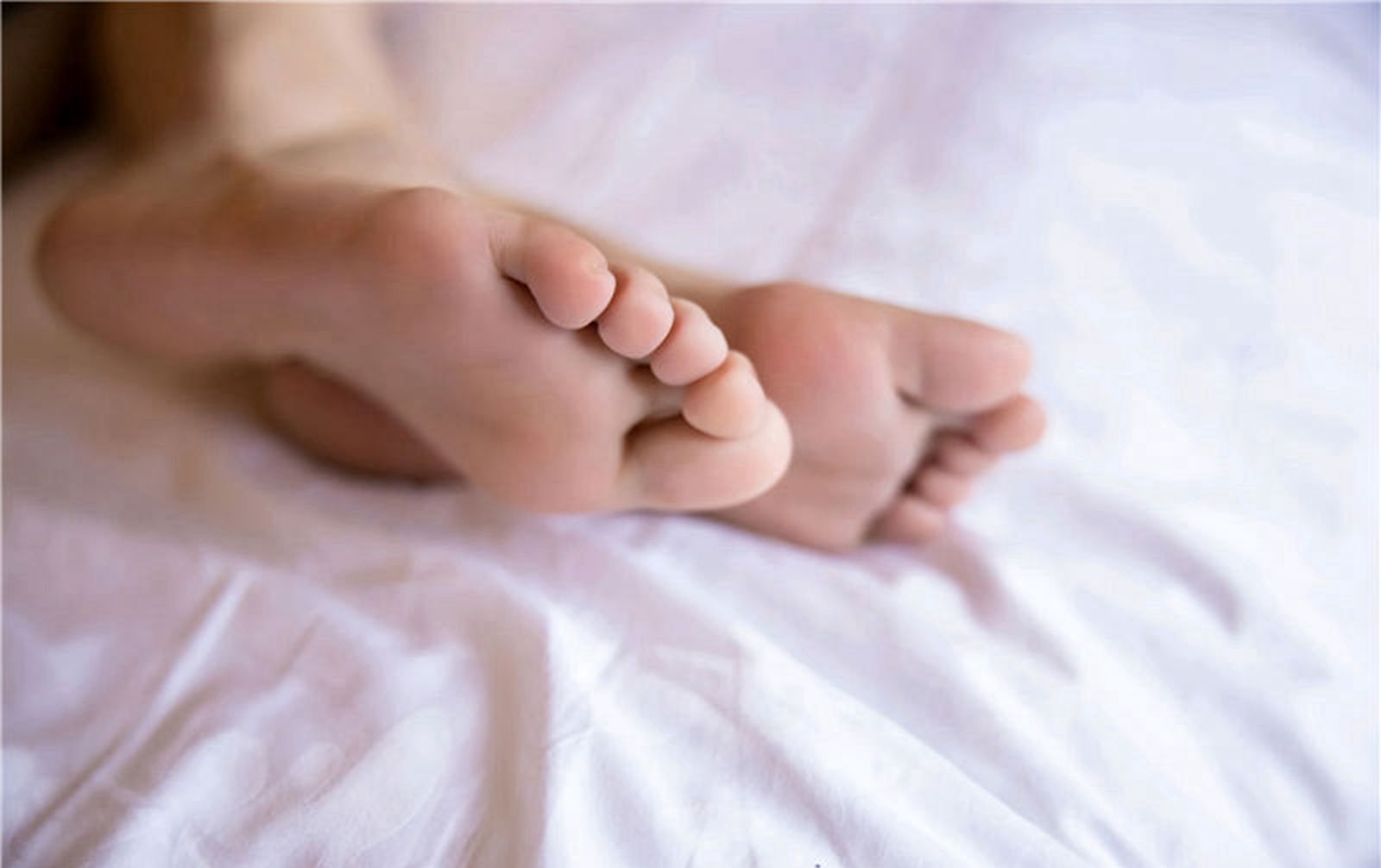 程程程-极致超嫩圆臀丁字裤性感长靴诱惑人体xiezhen