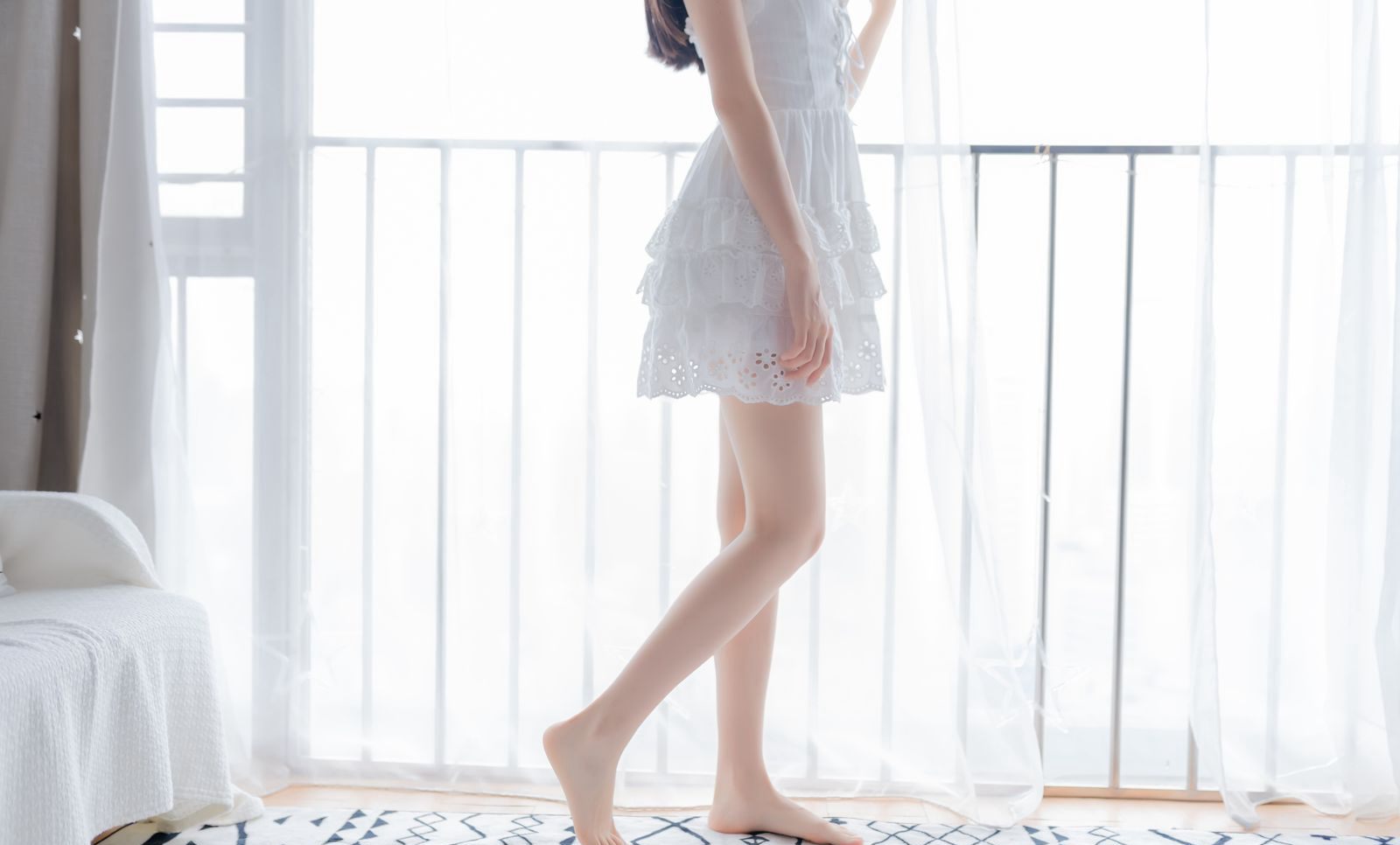 cos美女大尺度白皙皮肤诱惑美腿极品玉足令人垂涎