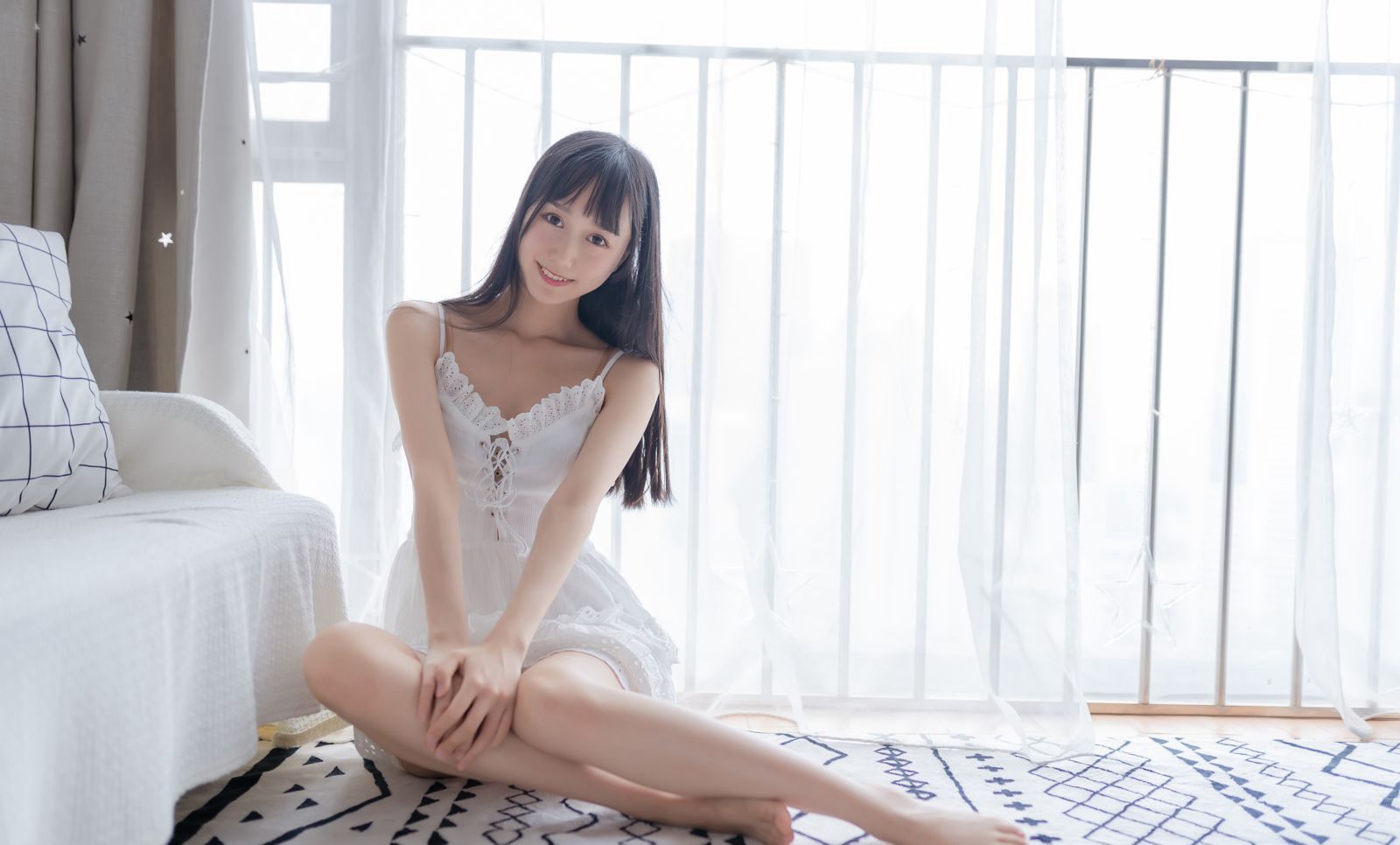 cos美女大尺度白皙皮肤诱惑美腿极品玉足令人垂涎