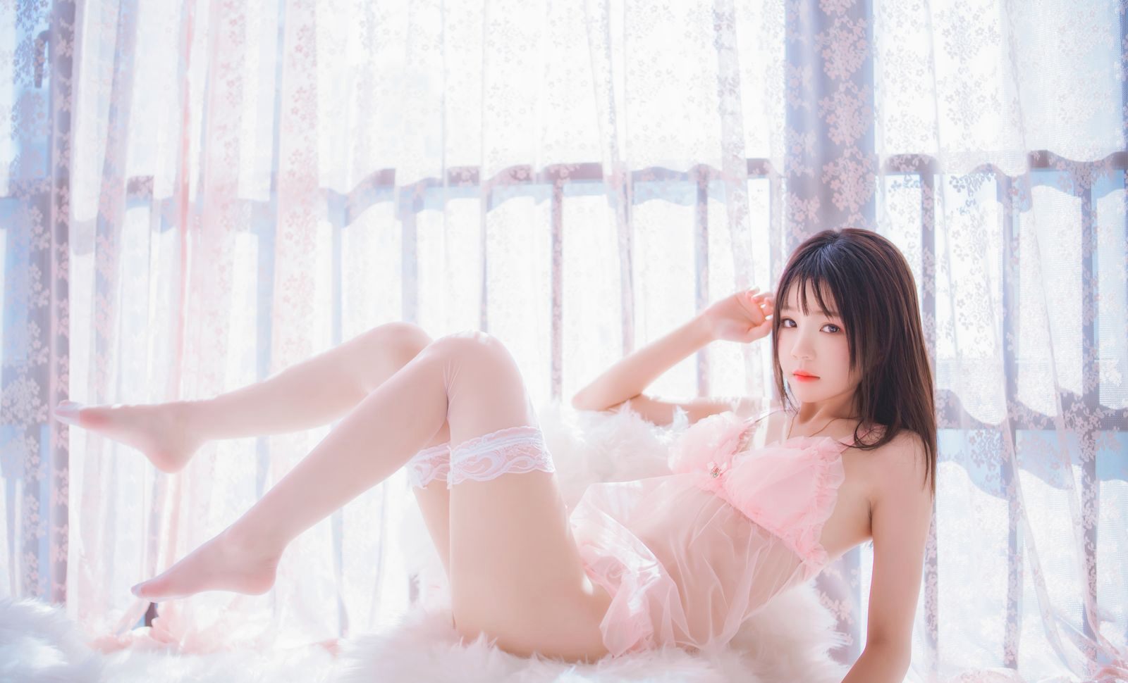 性感粉嫩的Cosplay美女极品白丝足控森罗财团