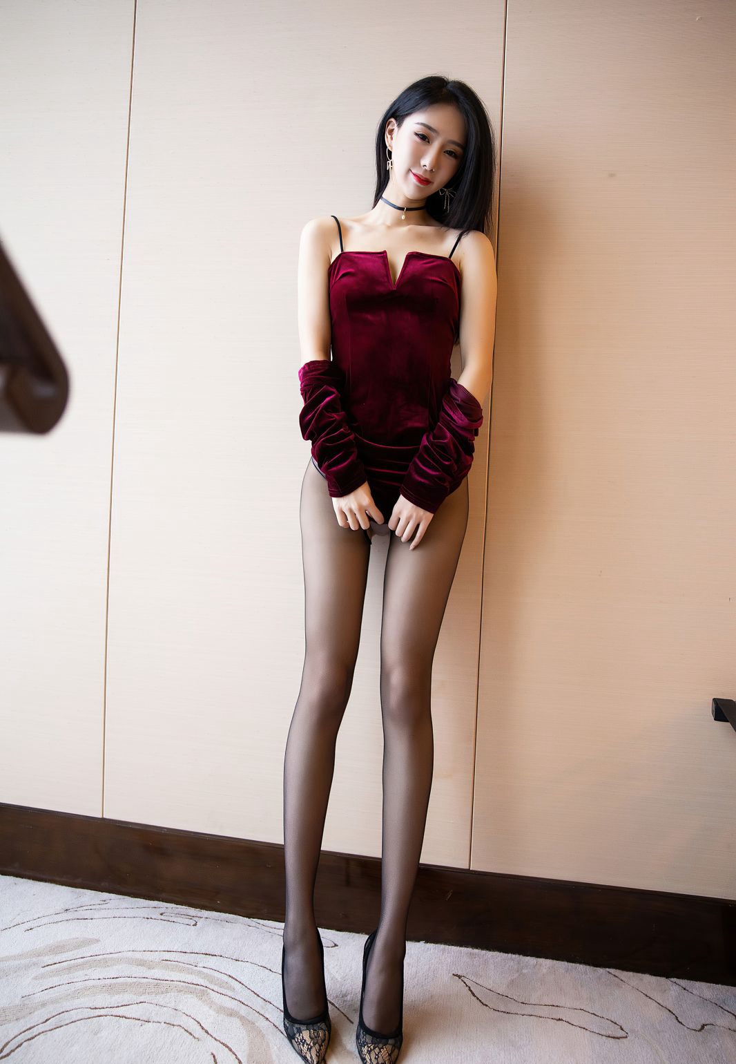 极品高挑黑丝袜美臀长腿高跟玉足人体大尺度写真