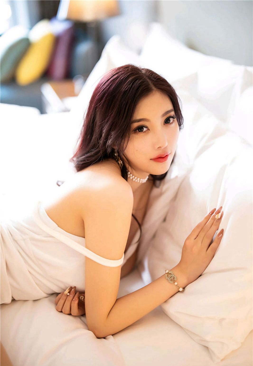 杨晨晨sugar肉丝袜美腿风骚身材白皙翘臀蕾丝丁字裤