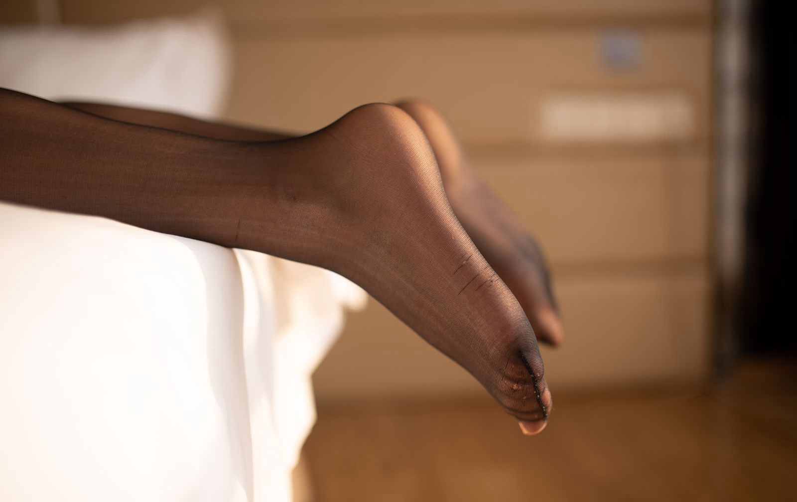 cos美女白金大尺度超污福利黑丝袜清新美图玉足图片