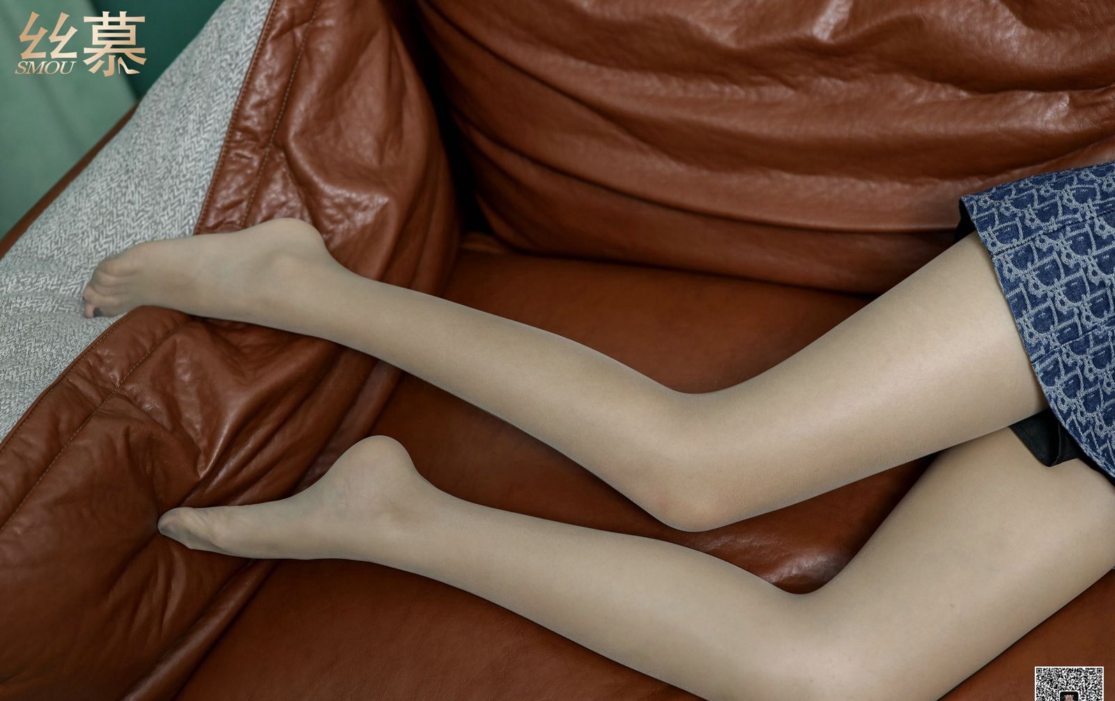 高颜值制服短裙性感玉足肉丝袜美腿高清美女