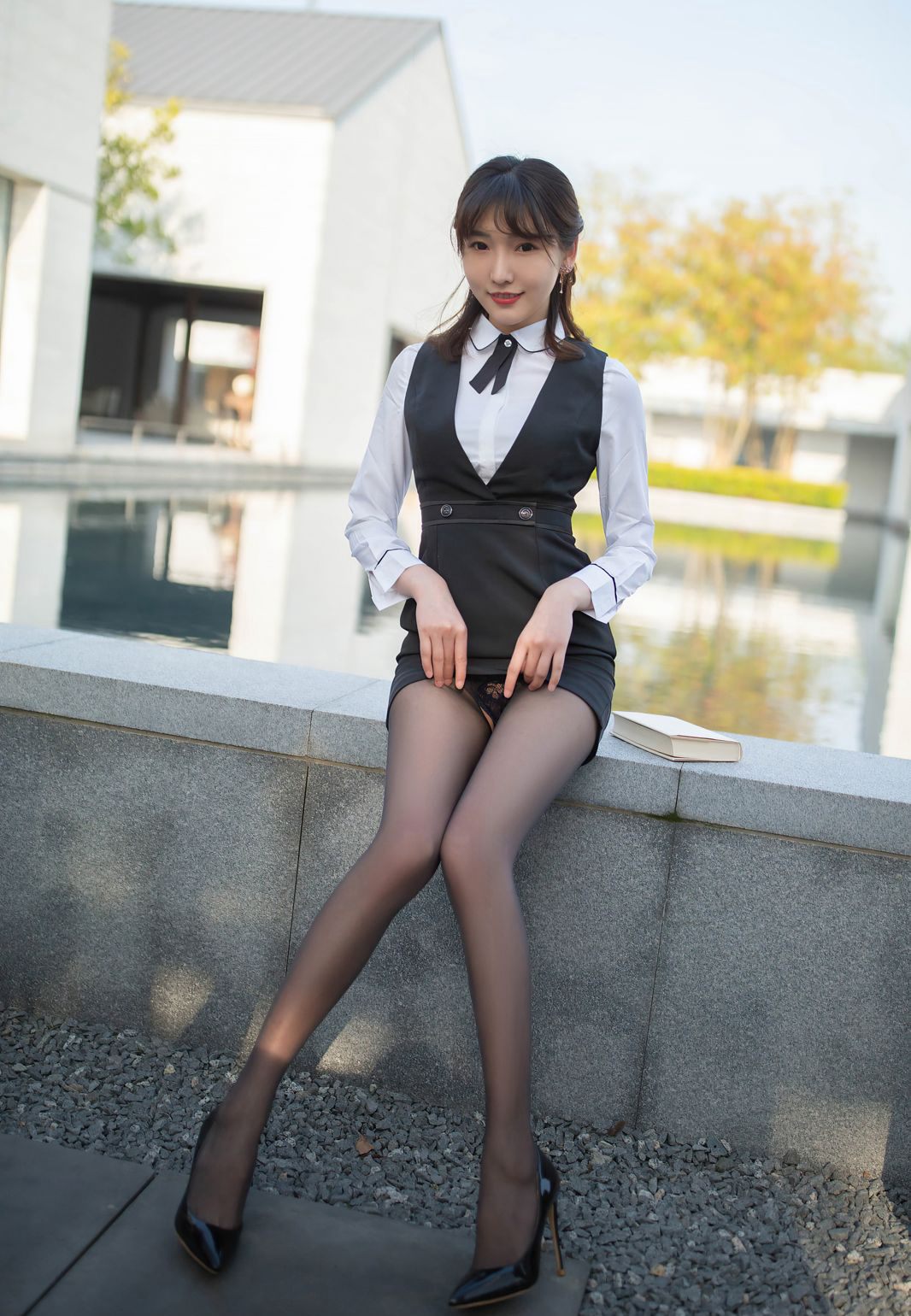 陆萱萱制服秘书黑丝袜高跟性感美腿玉足极品情趣人体