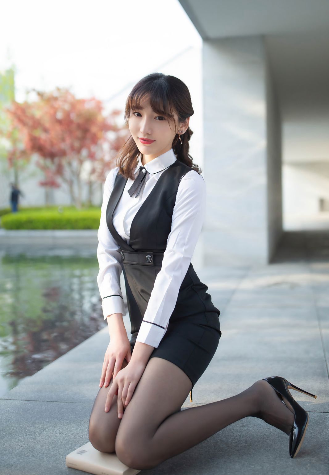 陆萱萱制服秘书黑丝袜高跟性感美腿玉足极品情趣人体