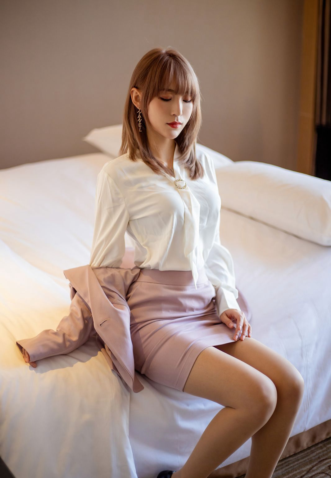 周慕汐fairy超美制服诱惑肉丝袜无内性感臀控福利高清图