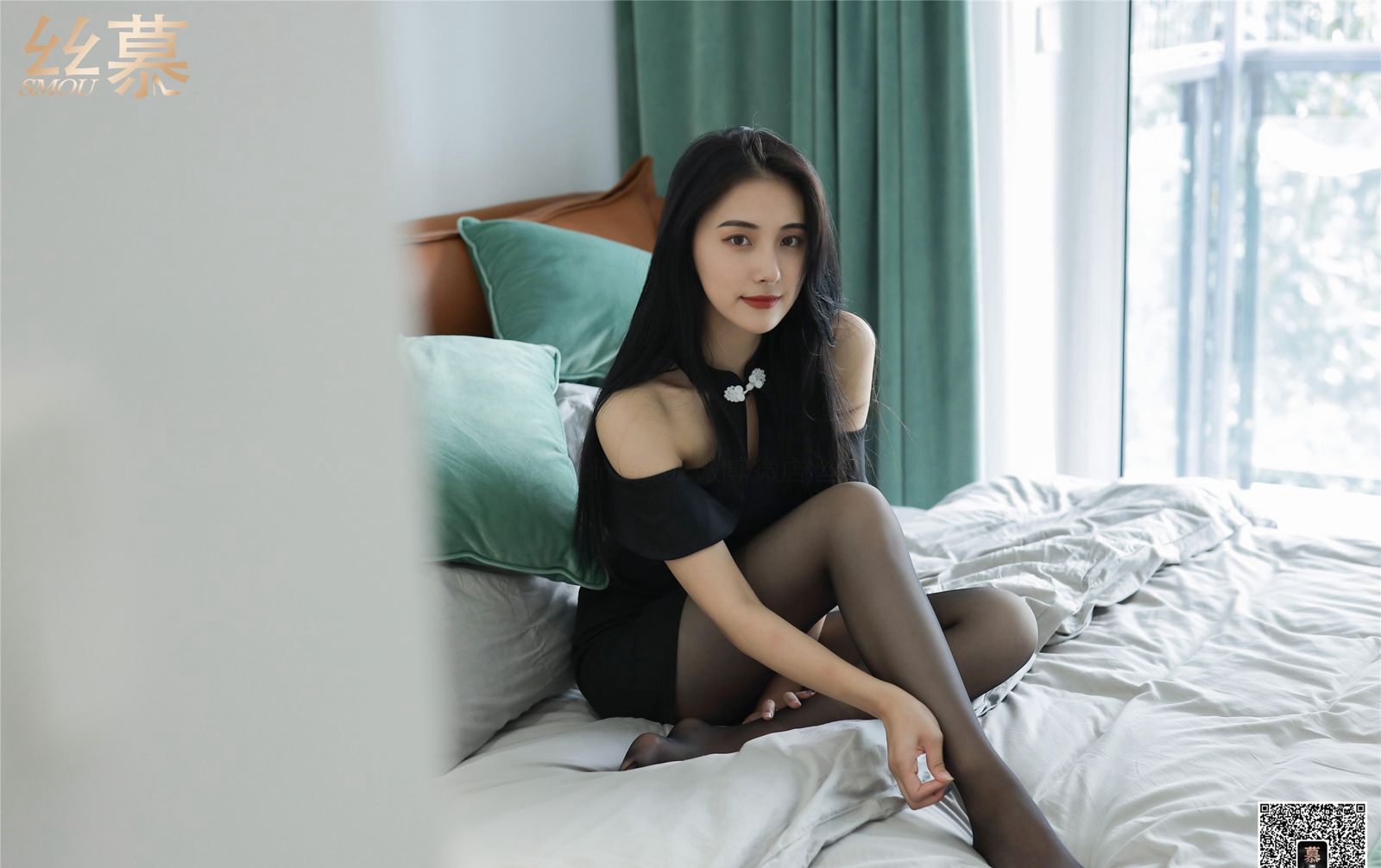 高颜值黑丝袜美腿高跟美少妇性感私房人体写真