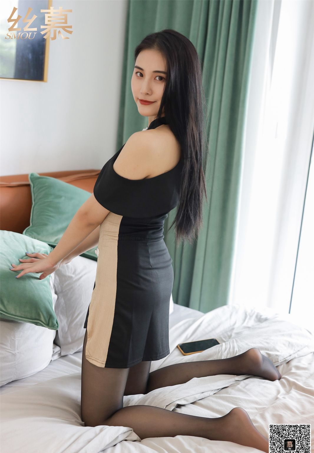 高颜值黑丝袜美腿高跟美少妇性感私房人体写真