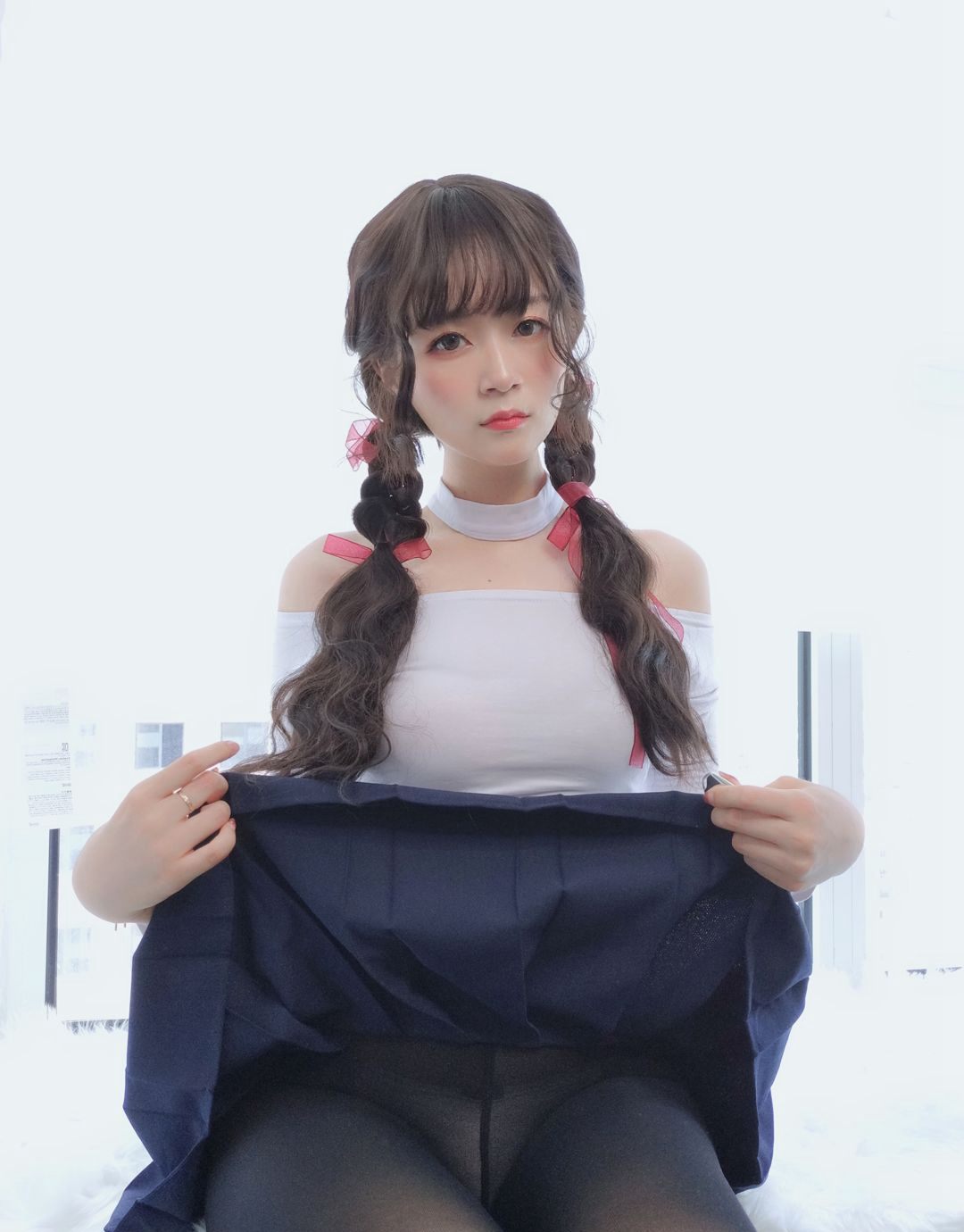 2020白银81黑色丝袜美腿超美性感丰满巨乳福利图