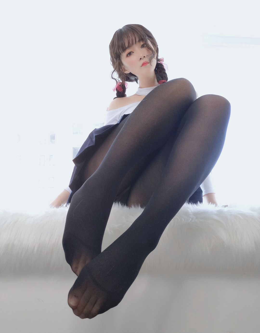 2020白银81黑色丝袜美腿超美性感丰满巨乳福利图