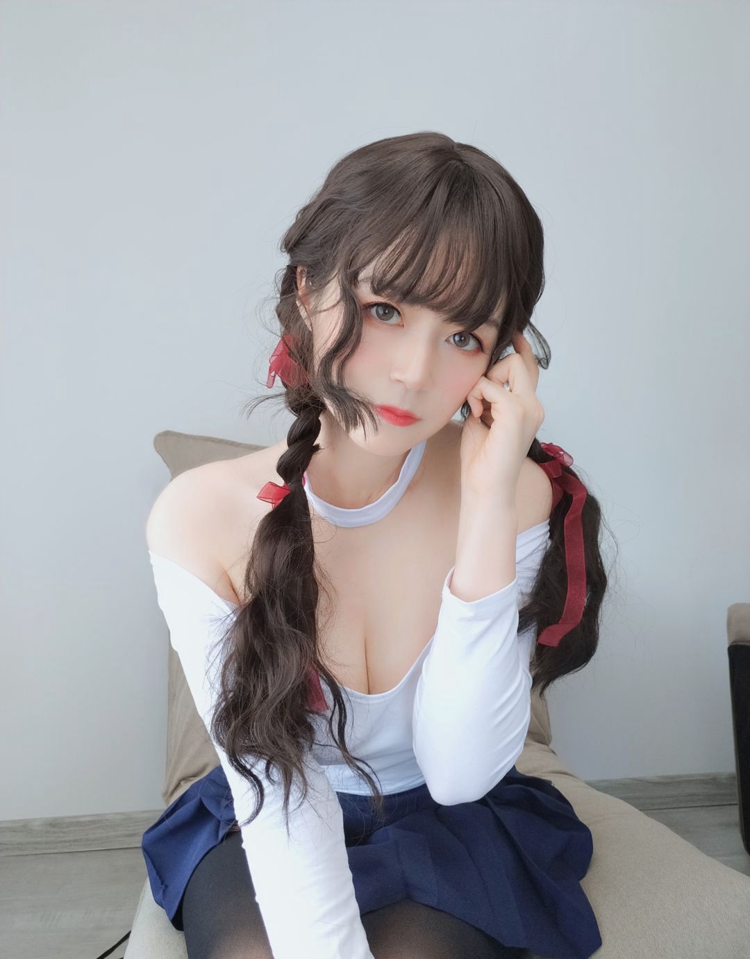 2020白银81黑色丝袜美腿超美性感丰满巨乳福利图