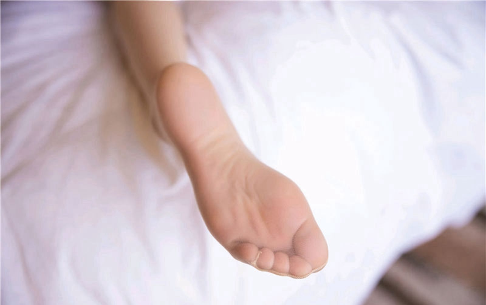 程程程2020品少妇肉色丝袜美腿高清诱惑空姐制服玉足