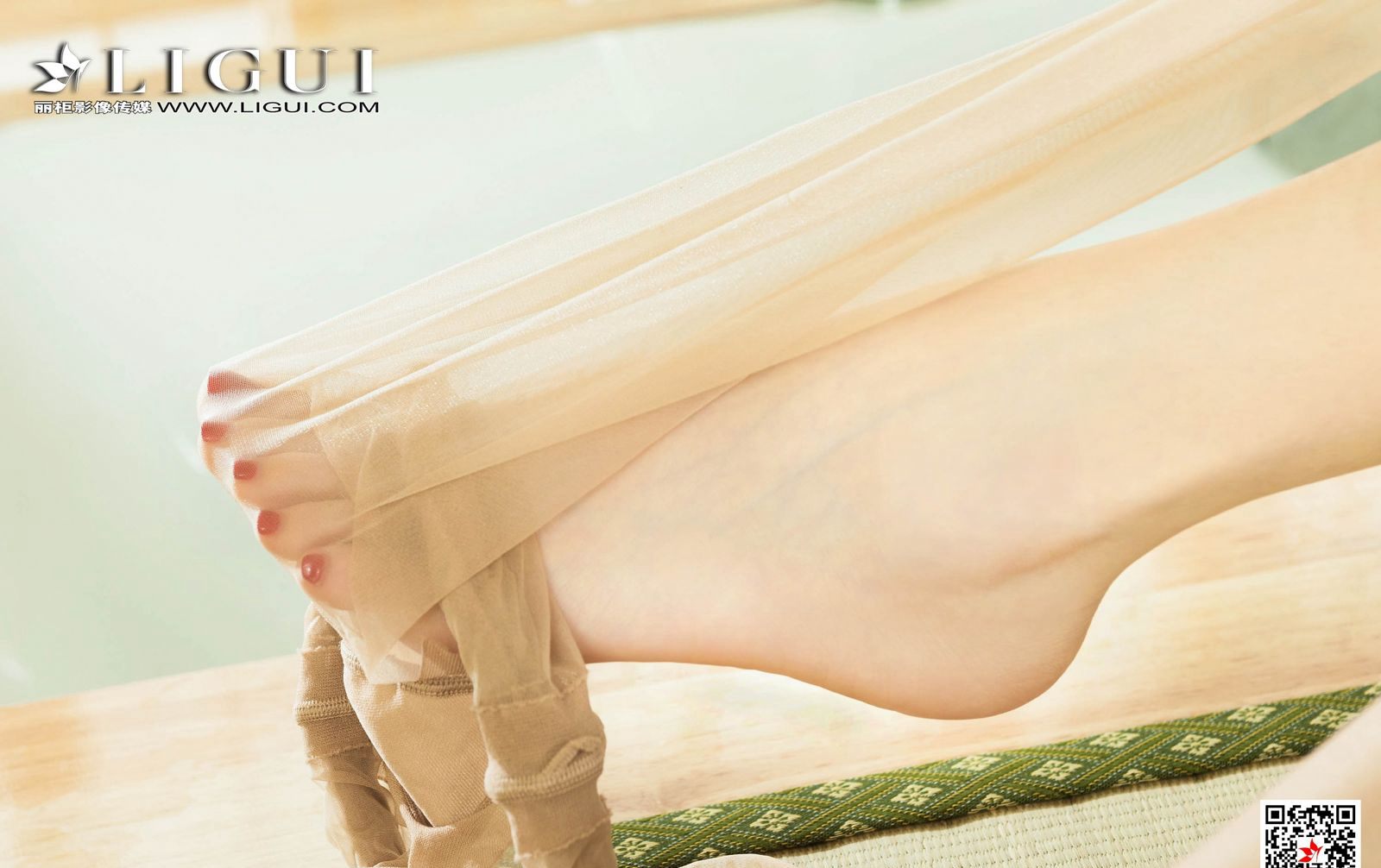 性感和服美女肉色丝袜高跟美腿性感高清玉足诱惑