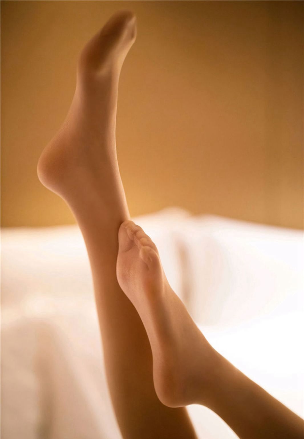 程程程性感大屁股翘臀长腿肉丝袜紧身裙丁字裤玉足高清图