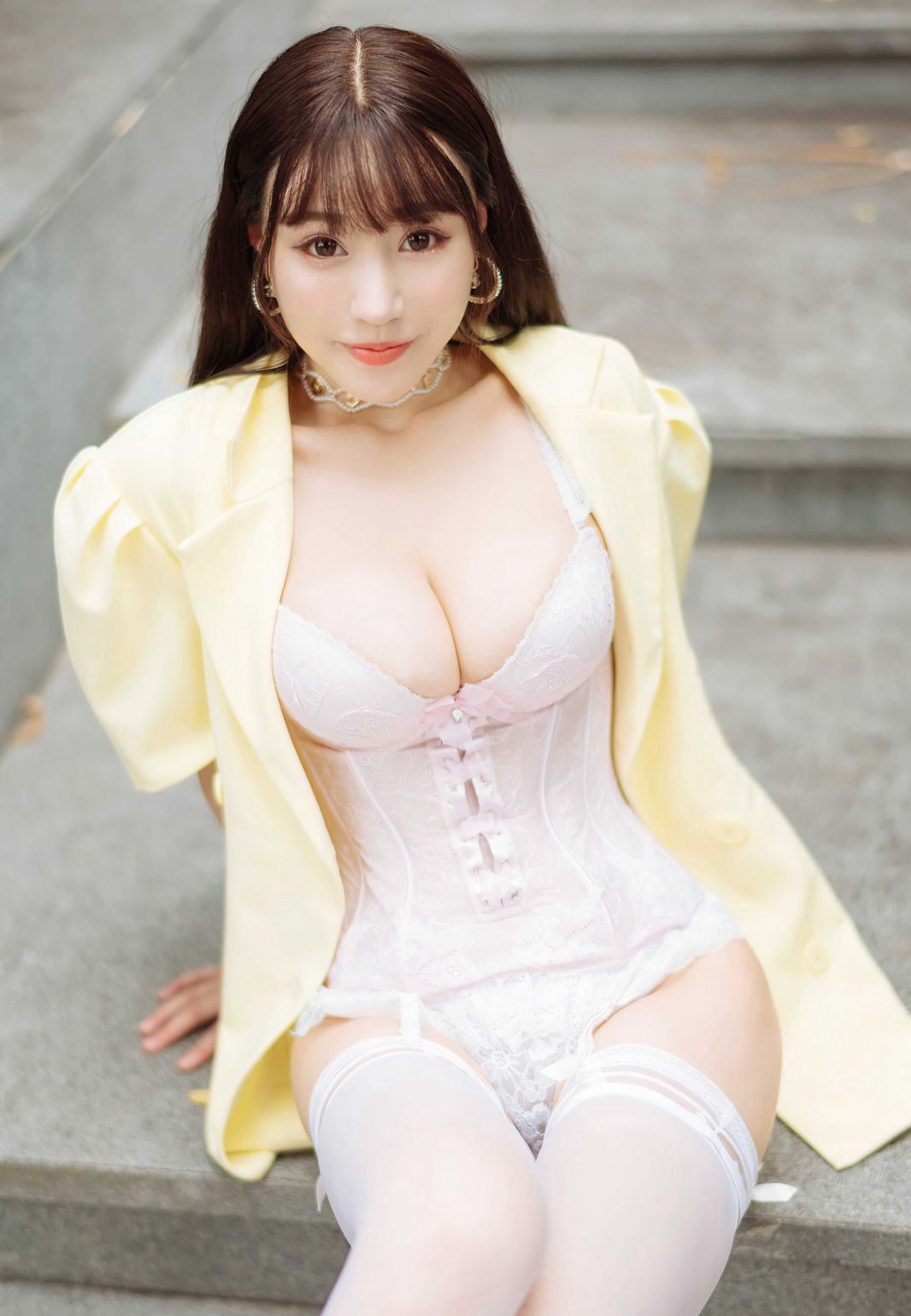 朱可儿Flower白丝巨乳诱惑丰满微胖身材高清美腿图片