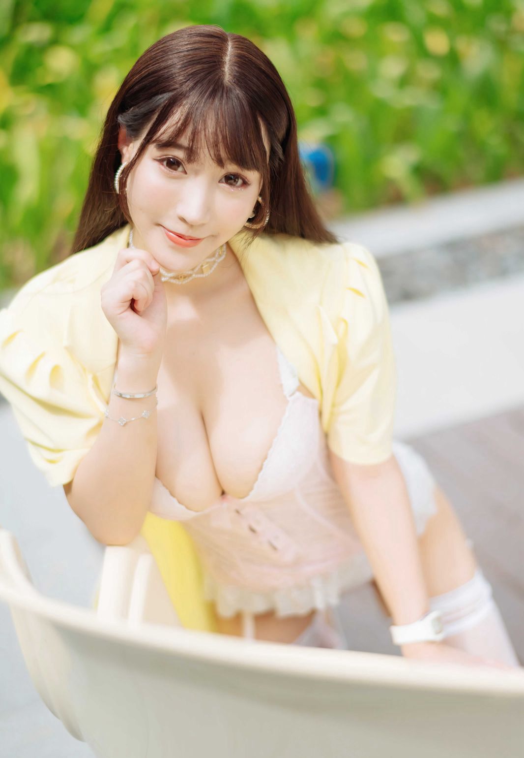 朱可儿Flower白丝巨乳诱惑丰满微胖身材高清美腿图片