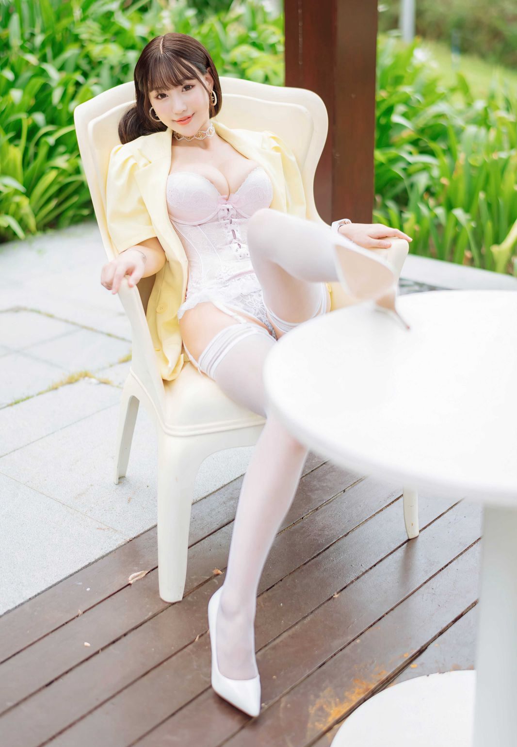 朱可儿Flower白丝巨乳诱惑丰满微胖身材高清美腿图片