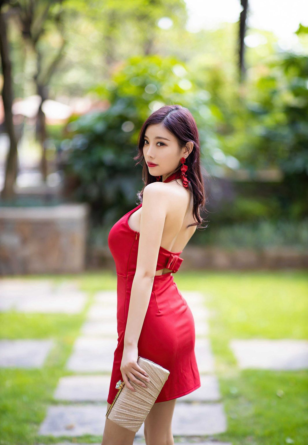 杨晨晨sugar性感红色蕾丝丁字裤极品翘臀长腿高跟人体