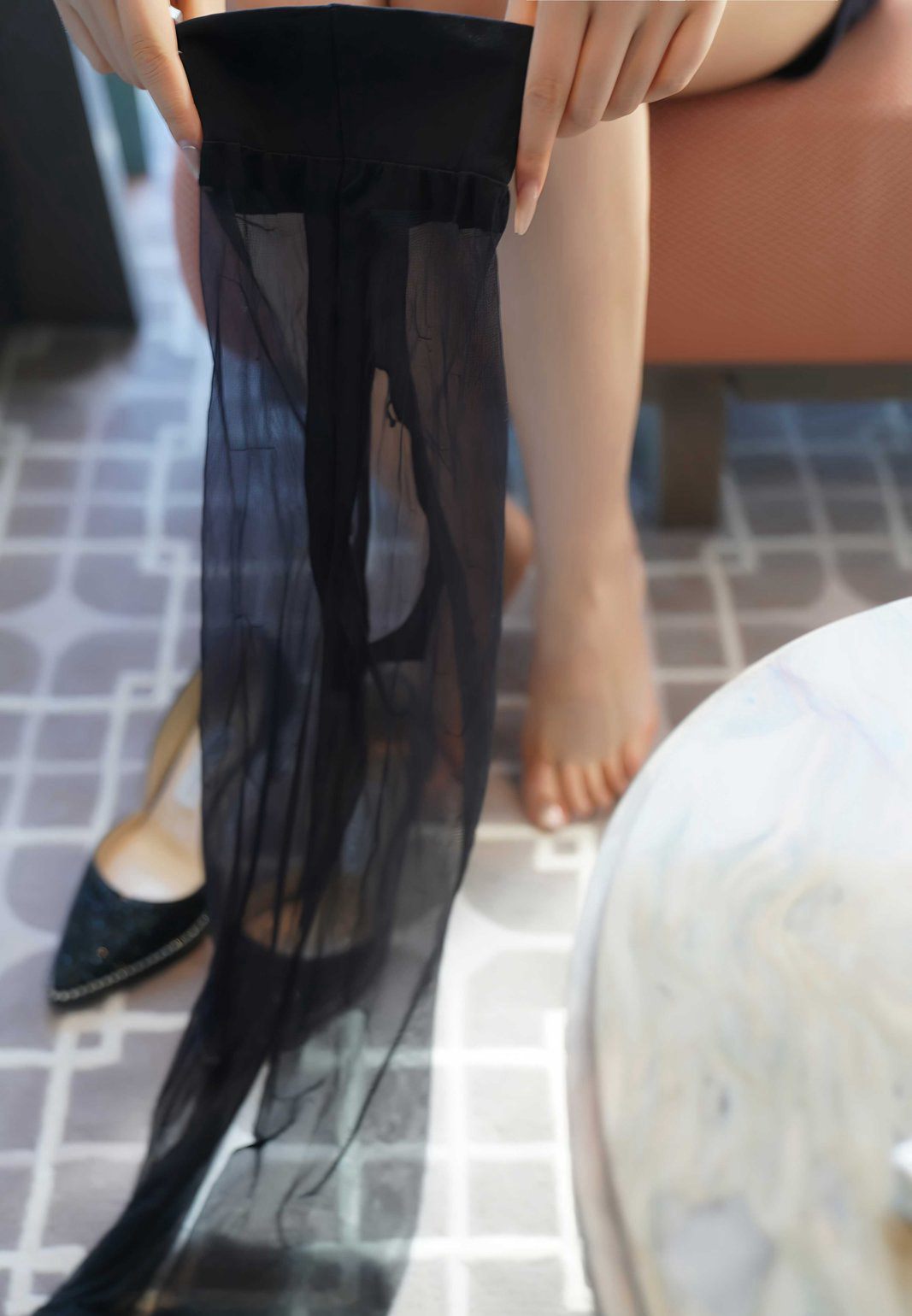 高级酒店约柴婉艺Averie制服诱惑脱掉黑丝袜尽显风骚