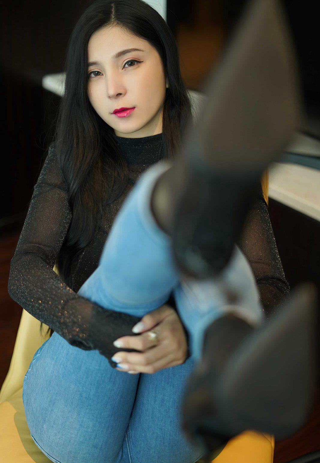 小蛮妖Yummy诱惑翘臀紧身牛仔裤性感黑丝丁字裤高清人体