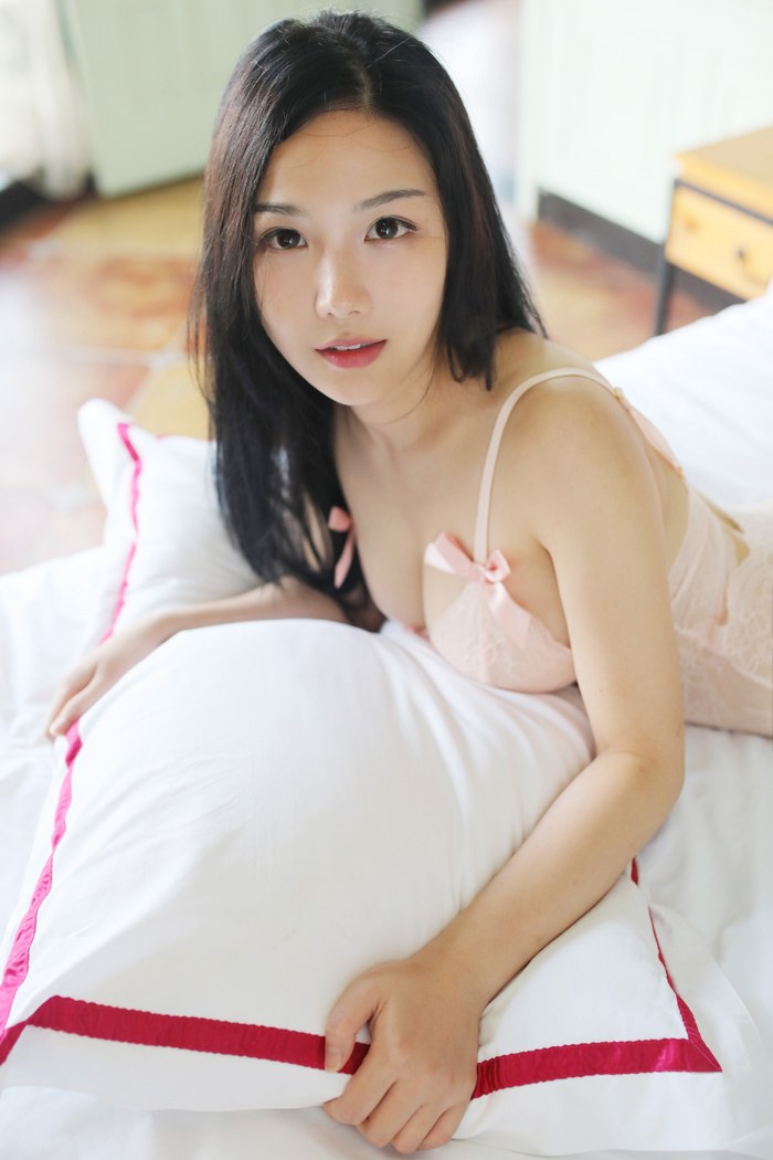 大胸女神景思晴肤白貌美楚楚动人