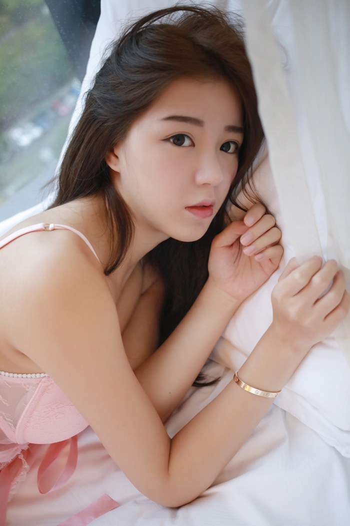 极品嫩妹考拉丰乳细腰吸引你眼球