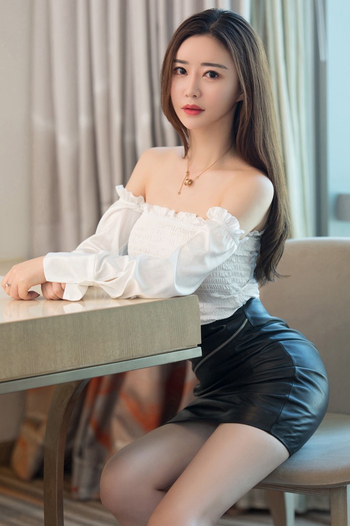 美娇娘宋KiKi豹纹情趣装野性十足