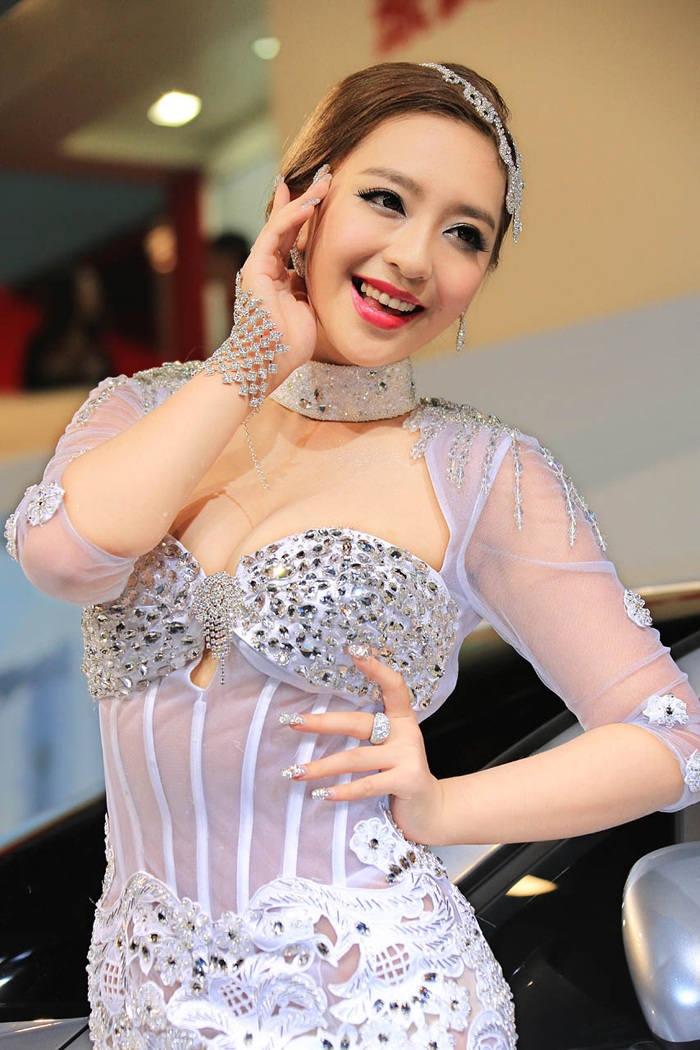 玲珑尤物沐若昕白皙巨乳性感至极
