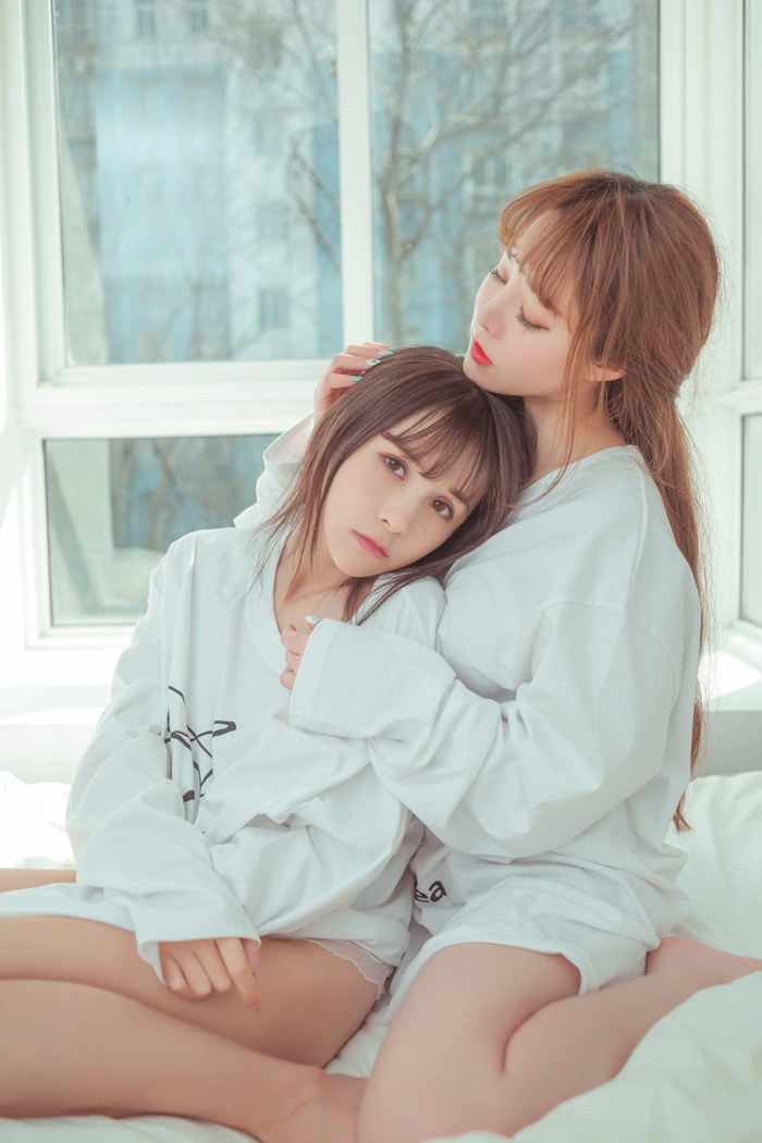 宅男女神蜜儿性感内衣秀傲人美胸