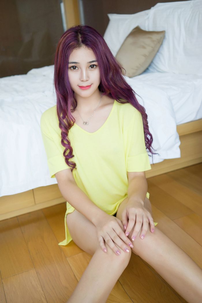 性感美妞于大小姐迷你内衣秀