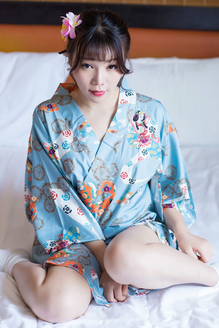 轻熟御姐姚沐迪丰腴胴体诱人心魂