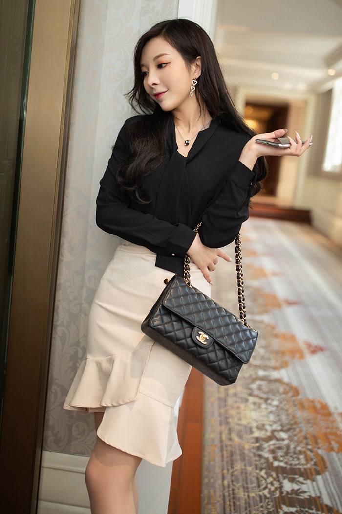 极品副总陈小喵肉丝玉足受邀调教