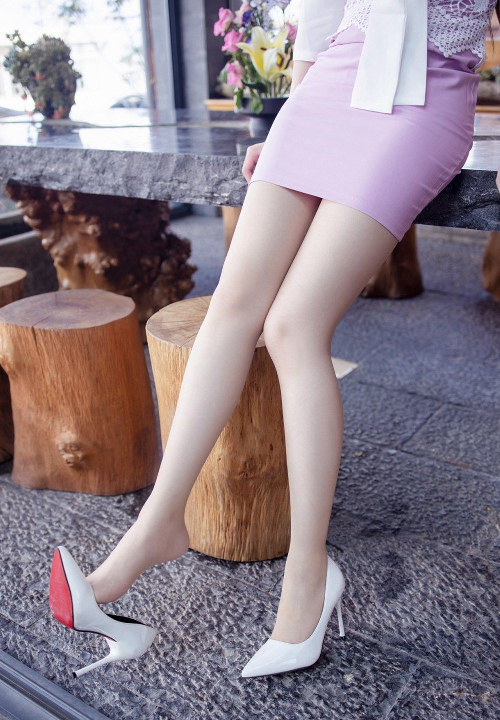 湿身美少妇浴缸白丝嫩白美腿美少妇玉兔miki高清图