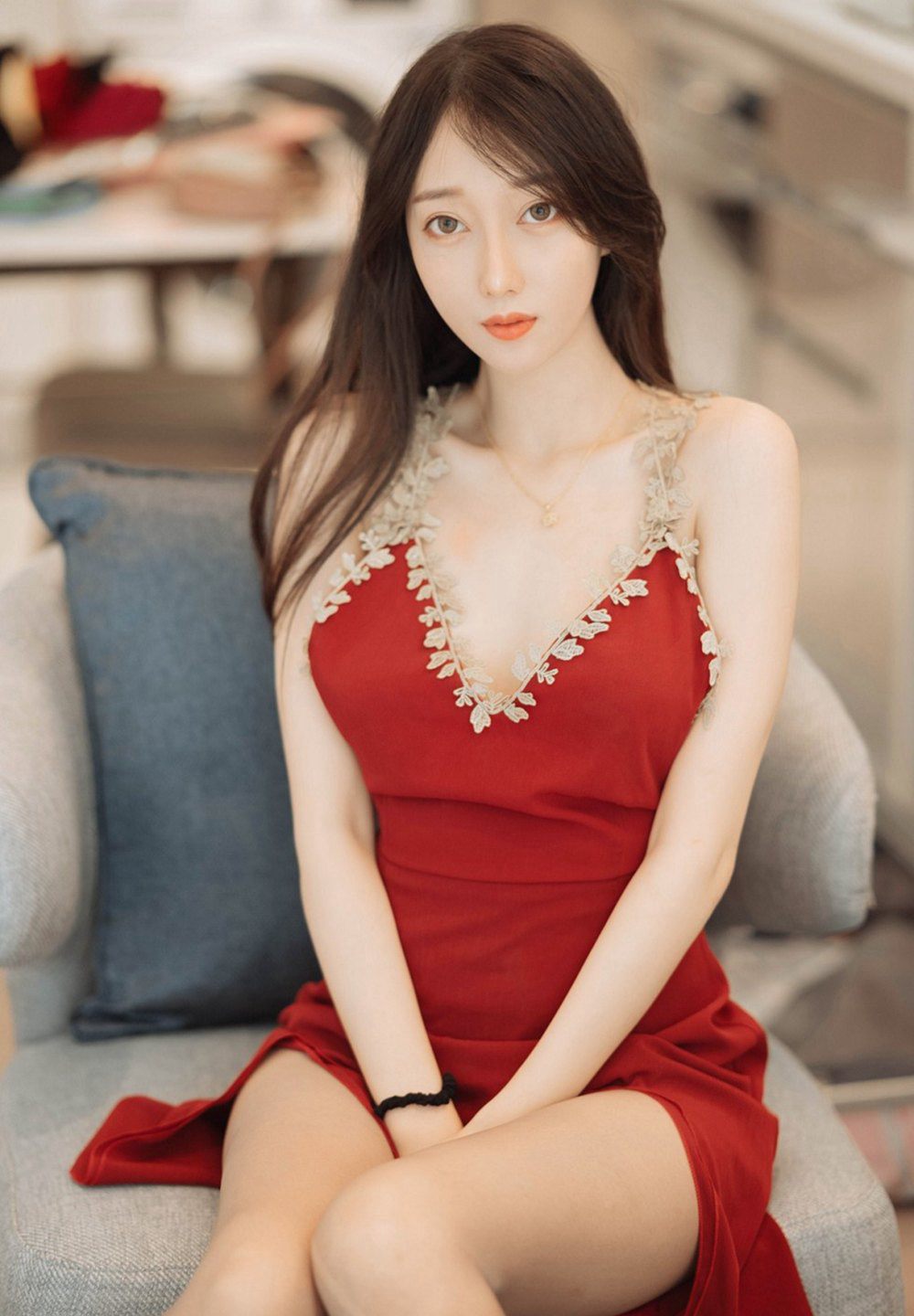 玥儿玥性感灰丝长腿白嫩皮肤风骚姿势诱惑高清玉足