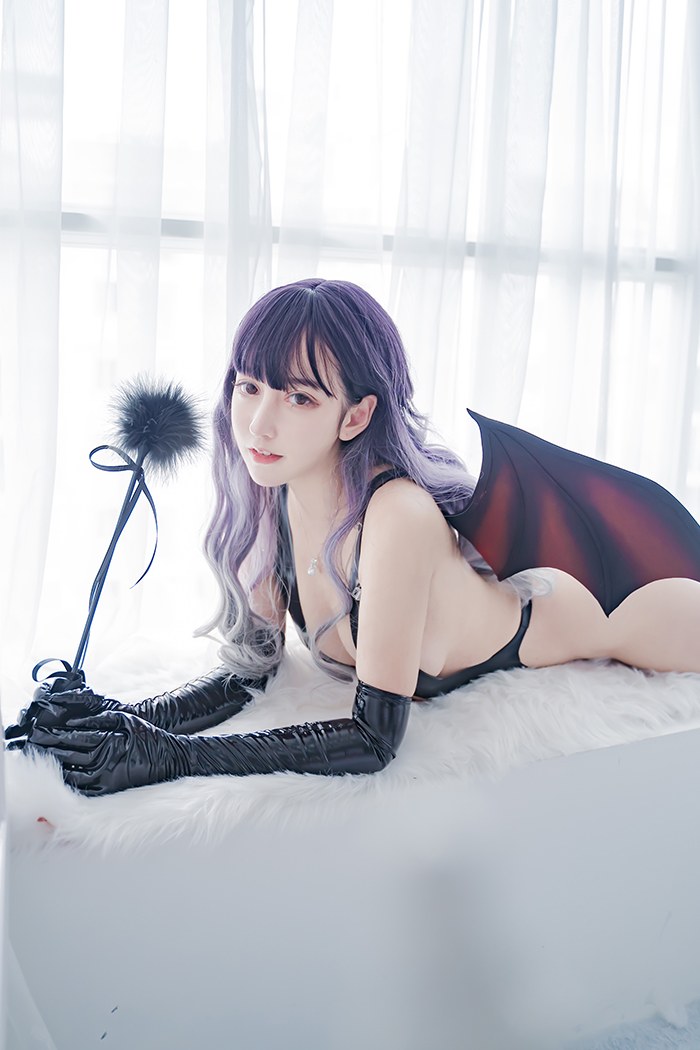 嗜血小恶魔米线线三点胶衣尺度大胆