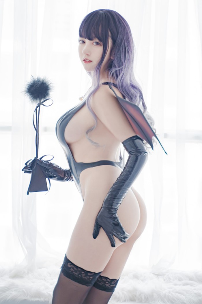 嗜血小恶魔米线线三点胶衣尺度大胆