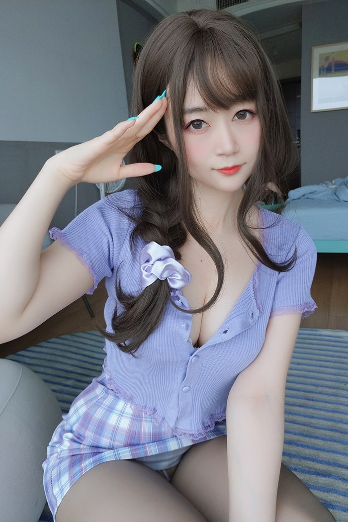 邻家小妹白银八一奶味酥胸灰丝勾魂