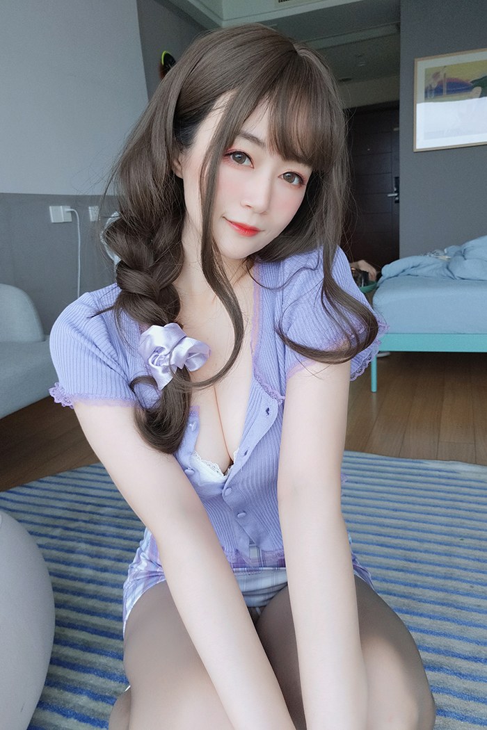 邻家小妹白银八一奶味酥胸灰丝勾魂