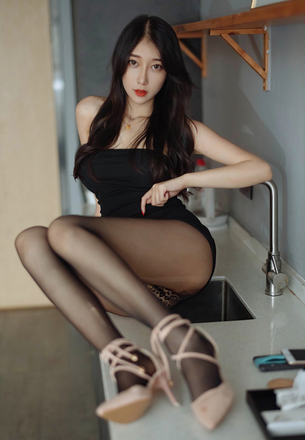 玥儿玥er极品长腿黑丝嫩模性感高跟玉足高颜值风骚腿模